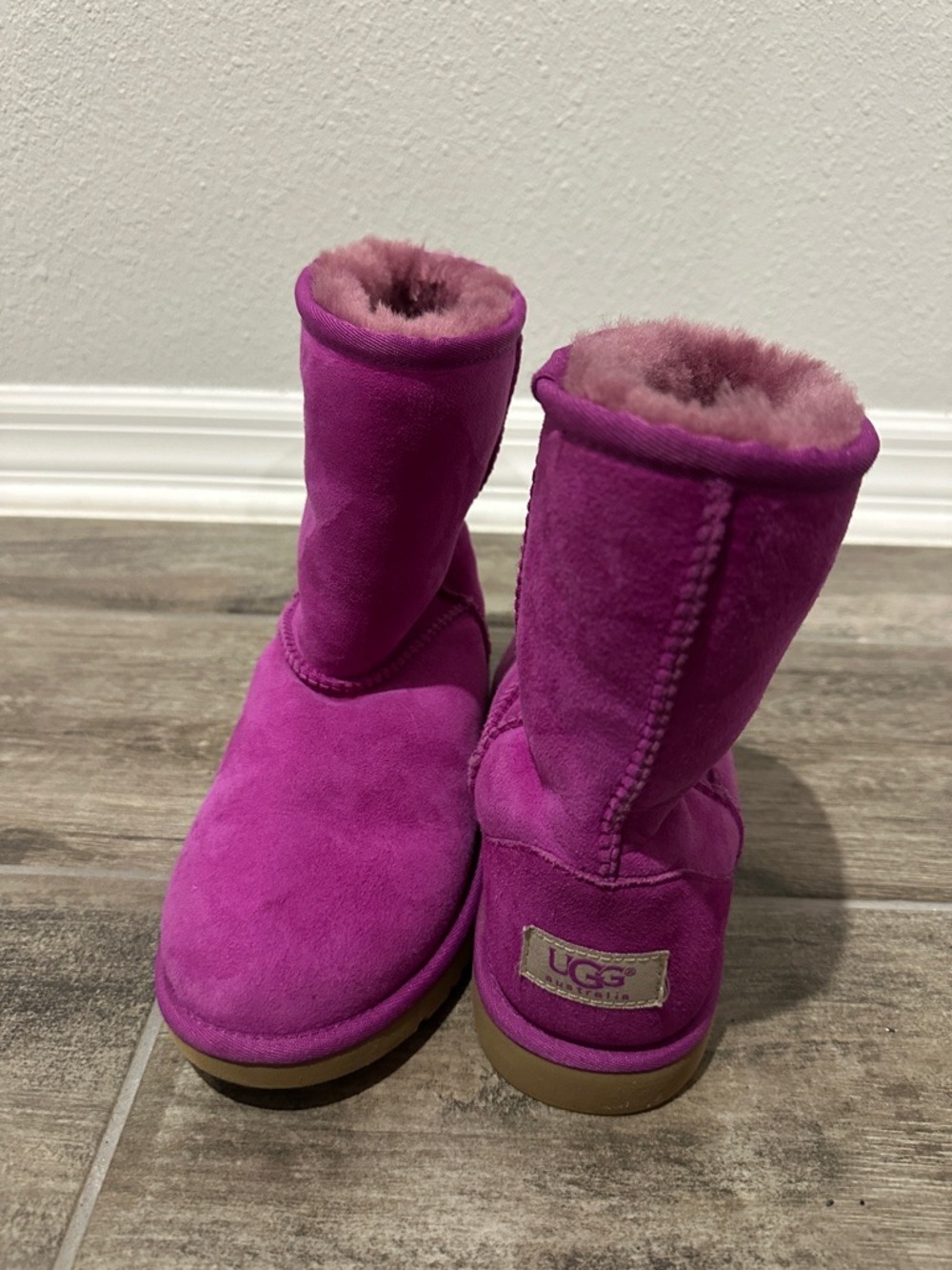 UGG Classic Short Boots in Bright Fuchsia
